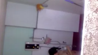 Секс с родителями картинки Моя сестра принимает ванну
