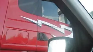 Арти порно в троем русское смотреть получает одобрение мигает ее киску на дальнобойщика