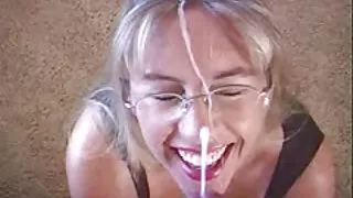 Блондинка видео секс в туалете milf наблюдает унд vollgespritzt