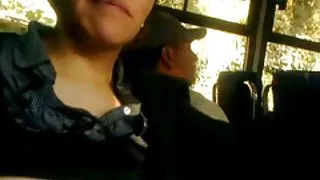 Классическая порнография Показывают сиськи в автобусе