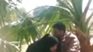 Пакистанские порно рассказы жеребец hijabi БЖ и дрочить, пока сперма в общественном парке